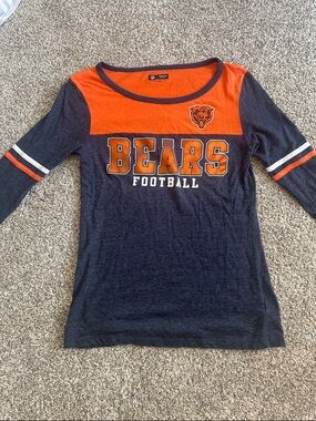 Chicago Bears women’s ' Navy & Orange Football Tee